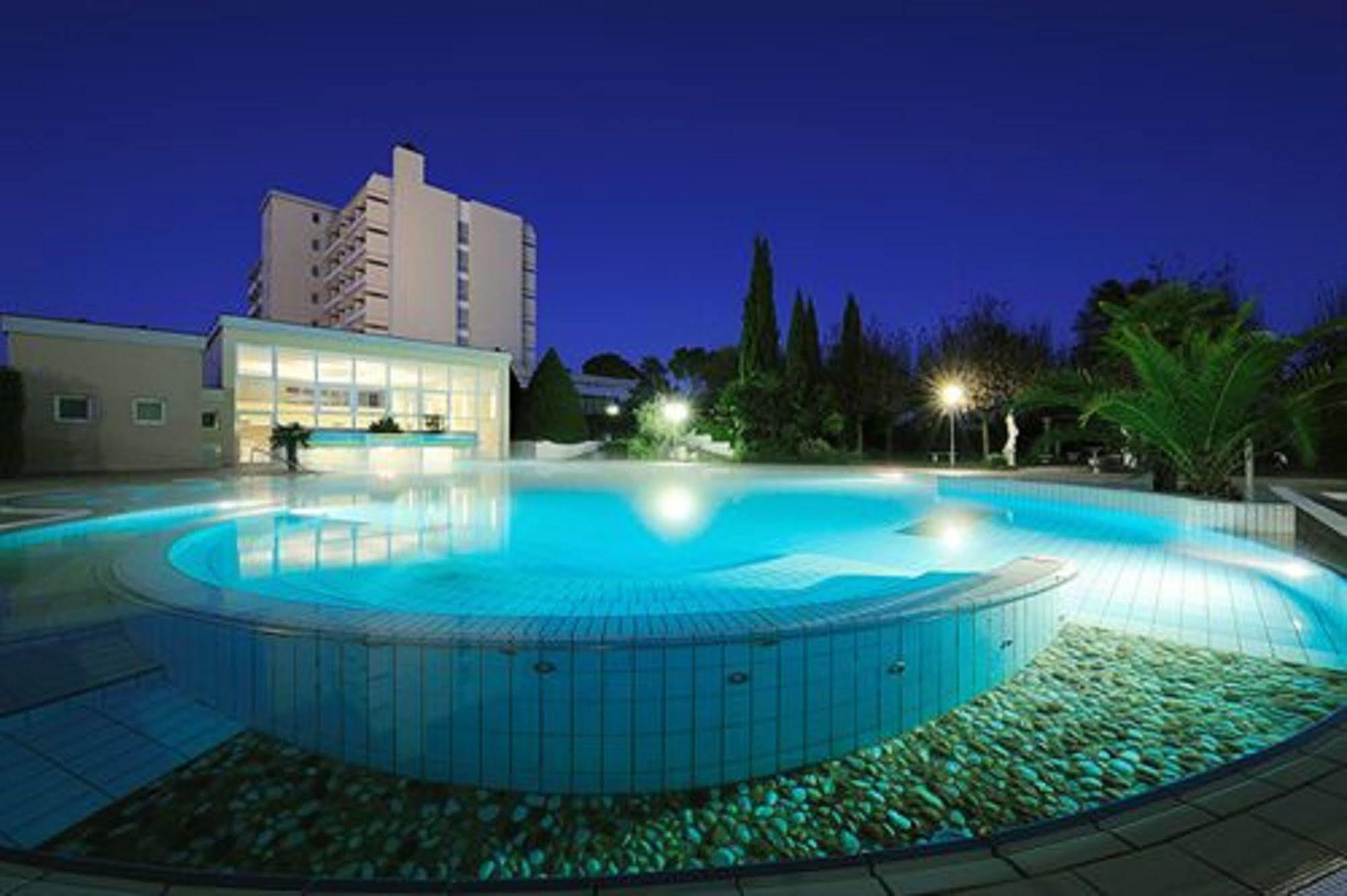 מונטגרוטו טרמה Hotel Des Bains Terme מראה חיצוני תמונה